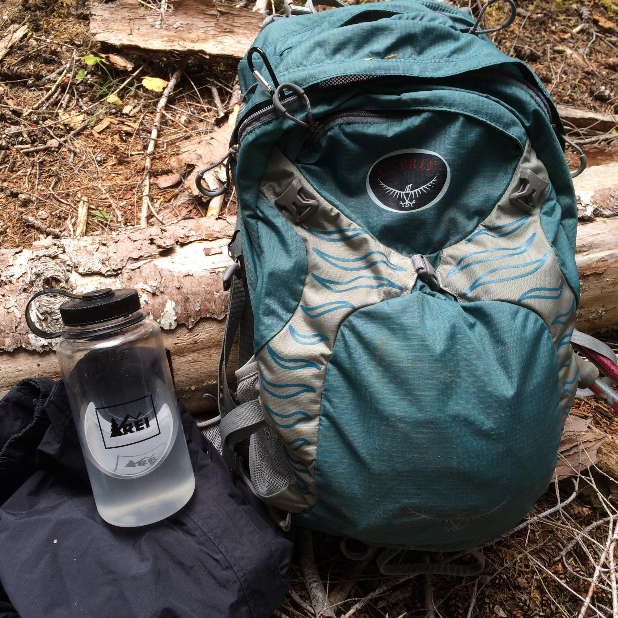 Hiking Water Bottles: Best Choices For Proper Hydration On The Trail