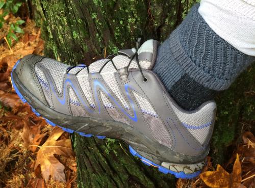 Fall Hiking Clothing And Gear Guide For Female Hikers: Safe & Cozy